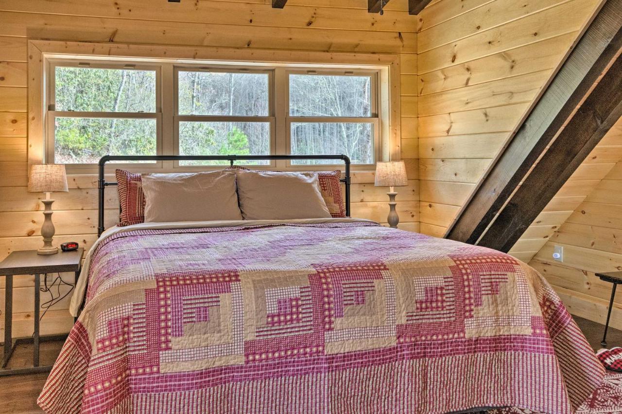 Hilltop Cabin On 5 Acres With Hot Tub And Waterfall! Bryson City Exterior photo