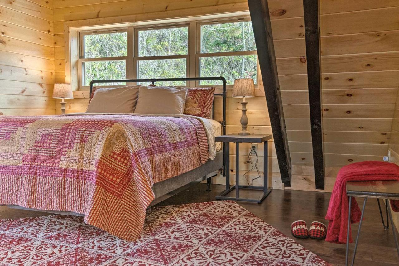 Hilltop Cabin On 5 Acres With Hot Tub And Waterfall! Bryson City Exterior photo