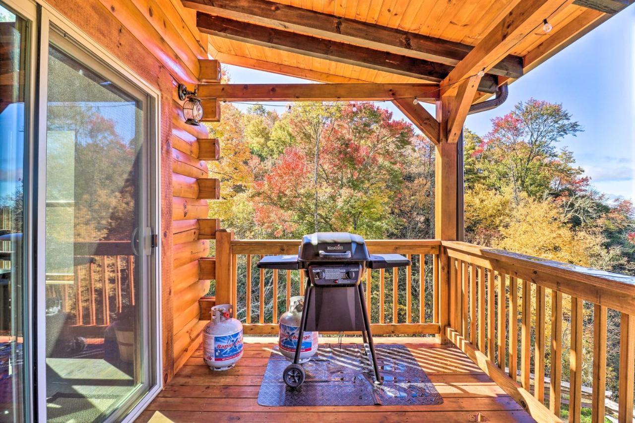 Hilltop Cabin On 5 Acres With Hot Tub And Waterfall! Bryson City Exterior photo